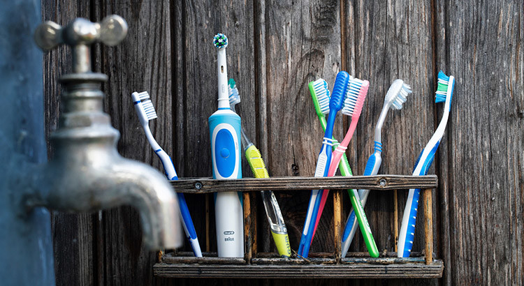 Comment bien choisir une brosse à dent électrique ?