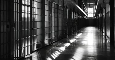 Incroyable Risque d'emprisonnement jusqu'à 20 ans et amende de 100 millions de dollars pour l'IA révolutionnaire DeepSeek