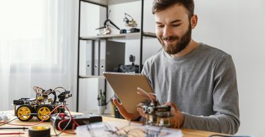 Le générateur vidéo AI d'Adobe, rival de Sora, est désormais accessible à tous
