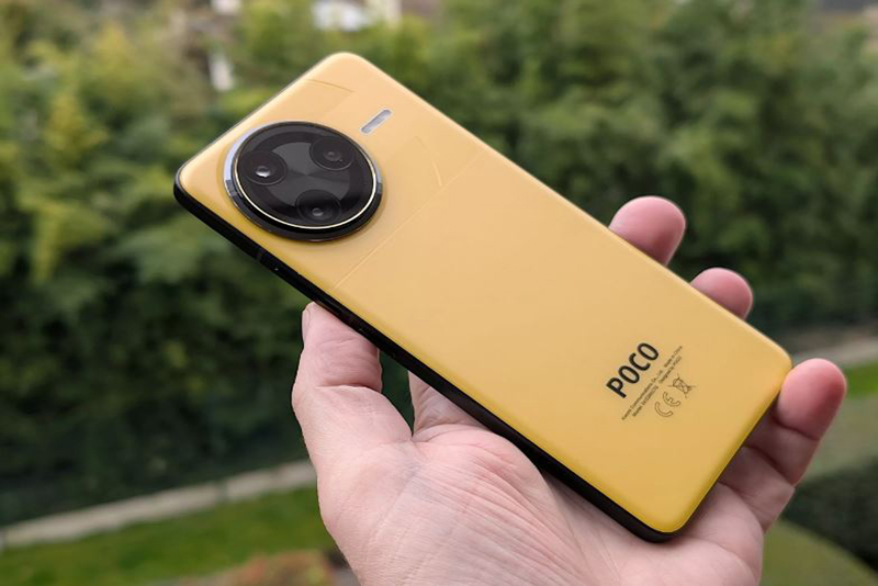 Avec le Poco F7 Ultra, profitez d'un smartphone milieu de gamme doté d'une puce haut de gamme