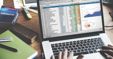 Immobiliser les volets dans Excel : maîtriser l'art de fixer lignes et colonnes