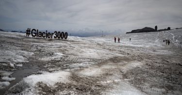 En Norvège, la fonte des glaciers révèle des flèches préservées et des artefacts de l'époque viking