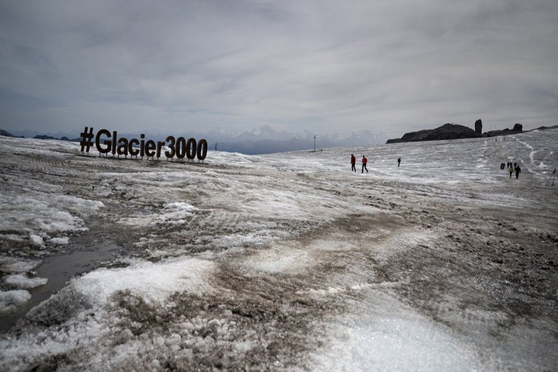 En Norvège, la fonte des glaciers révèle des flèches préservées et des artefacts de l'époque viking