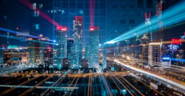 Google développe une technologie pour offrir Internet via des ponts lumineux