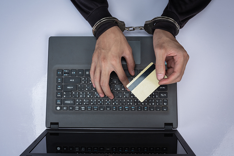 Attention aux frais exorbitants : ces banques épinglées par la répression des fraudes, vérifiez vos relevés