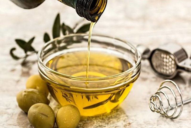La méthode idéale pour préserver l'huile d'olive (et toutes les huiles culinaires)