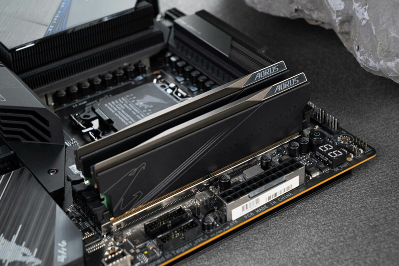 PCIe 7.0 Un Avenir Prometteur, mais Pas Encore pour Vous