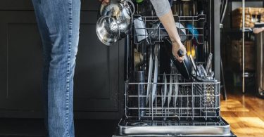 11 objets à ne plus jamais mettre au lave-vaisselle (et vous devriez en faire autant)