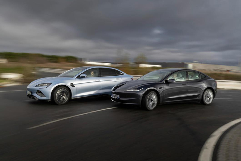 BYD Seal contre Tesla Model 3 le duel ultime pour la suprématie des berlines électriques en 5 rounds