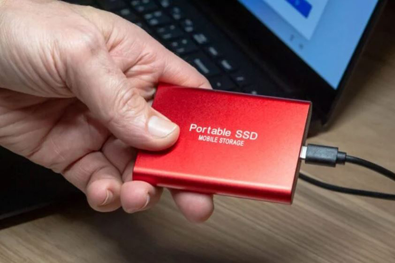 La Chine sur le point de révolutionner les SSD avec des formats aussi compacts qu'une carte SIM