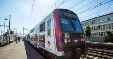 Une carte en ligne révolutionne le suivi en temps réel de tous les trains en France, surpassant la SNCF