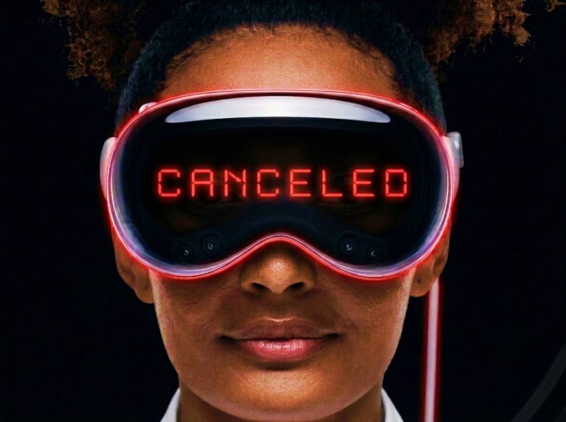 Portrait rapproché d'une utilisatrice portant un casque Apple Vision Pro dont l'écran externe affiche le message « CANCELED » en lettres digitales rouges, illustrant l'arrêt du projet sous la nouvelle direction de John Ternus.