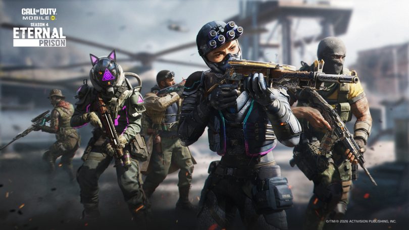 Image promotionnelle de Call of Duty Mobile Saison 4 Eternal Prison montrant une équipe de quatre opérateurs, dont un avec un casque à oreilles de chat néon et un autre avec des lunettes de vision nocturne multiples, armés de fusils d'assaut sur un champ de bataille urbain.