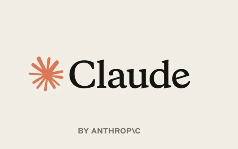 Logo officiel de Claude par Anthropic sur fond beige minimaliste, composé d'une icône en forme d'astérisque stylisée orange à gauche et du nom "Claude" en typographie serif noire à droite.