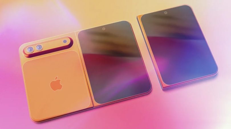 Un rendu 3D d'un iPhone pliable conceptuel de couleur dorée, montrant son design en trois parties : la face arrière avec le logo Apple et les caméras, ainsi que deux écrans allumés affichant des gradients de couleur, posés sur une surface irisée rose-dorée.