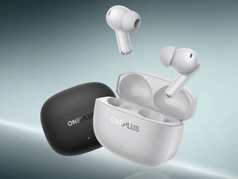 OnePlus Buds Ace 3, écouteurs sans fil true wireless en coloris noir et blanc, présentés avec leur boîtier de charge et un écouteur en lévitation