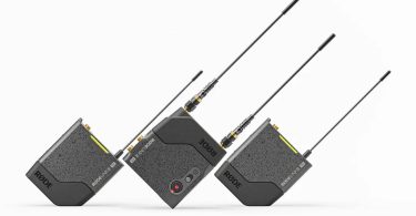 RØDELink II de Rode, système de micro sans fil UHF professionnel avec deux émetteurs et un récepteur à châssis métallique et antennes déportées