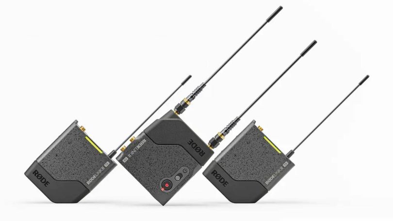 RØDELink II de Rode, système de micro sans fil UHF professionnel avec deux émetteurs et un récepteur à châssis métallique et antennes déportées