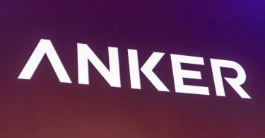 Logo Anker en grand format blanc sur fond dégradé violet et bordeaux, présenté lors de l'annonce de la consolidation des marques Soundcore et eufy sous la marque mère Anker prévue pour fin 2026.