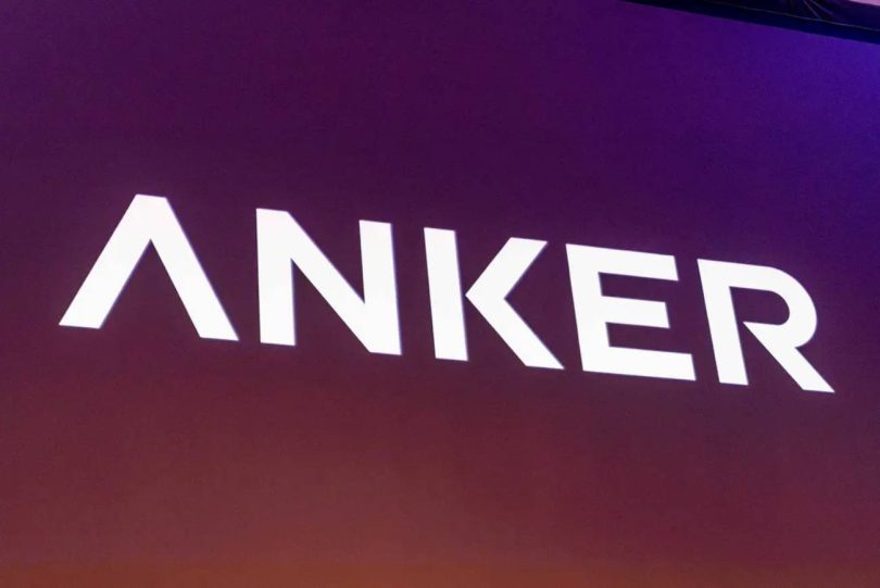 Logo Anker en grand format blanc sur fond dégradé violet et bordeaux, présenté lors de l'annonce de la consolidation des marques Soundcore et eufy sous la marque mère Anker prévue pour fin 2026.
