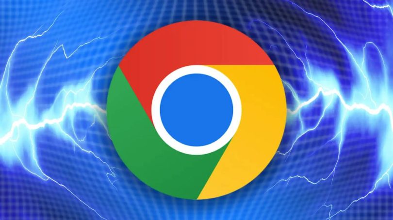 Le logo multicolore de Google Chrome centré sur un fond bleu dynamique traversé par des éclairs électriques, illustrant une mise à jour surprise ou une controverse technologique majeure.