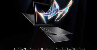 Visuel marketing officiel MSI Prestige Series 2026 montrant deux PC portables (clapet et convertible 2-en-1) en lévitation sur fond noir avec signature lumineuse irisée et slogan Fluid Beyond Boundaries Endless Possibilities.