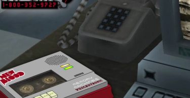 Illustration de style rétro affichant la "New Blood Tip Line" avec un téléphone fixe gris, un répondeur à cassette "Voiceotronic" et un ordinateur vintage, évoquant l'esthétique des jeux DUSK et ULTRAKILL.