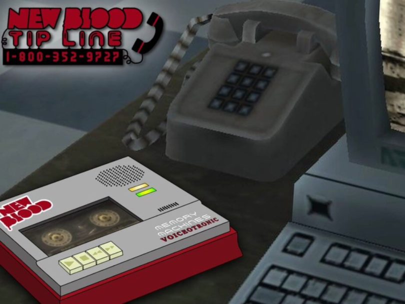 Illustration de style rétro affichant la "New Blood Tip Line" avec un téléphone fixe gris, un répondeur à cassette "Voiceotronic" et un ordinateur vintage, évoquant l'esthétique des jeux DUSK et ULTRAKILL.
