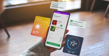 Smartphone affichant l'interface fluide Smooth Motion UI de Qualcomm avec des widgets flottants (météo, domotique, rappels) pour illustrer les performances des processeurs Snapdragon 6 et 4 Gen 5.