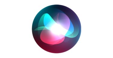 Logo officiel de Siri représenté sous la forme d'une sphère lumineuse et colorée (tons de bleu, rose, violet et turquoise) sur fond blanc, symbolisant l'interface de l'assistant vocal d'Apple en plein traitement d'intelligence artificielle.