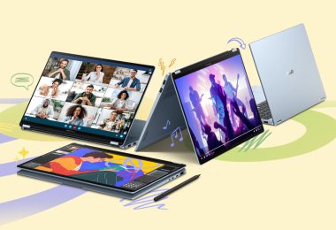 Quatre ordinateurs portables Asus Vivobook S14 et S16 bleu pastel présentés dans différentes configurations (mode classique, tablette avec stylet, mode tente et vue de dos) sur un fond graphique jaune clair, mettant en valeur la flexibilité des charnières 360 degrés et l'éclat de leurs écrans OLED.
