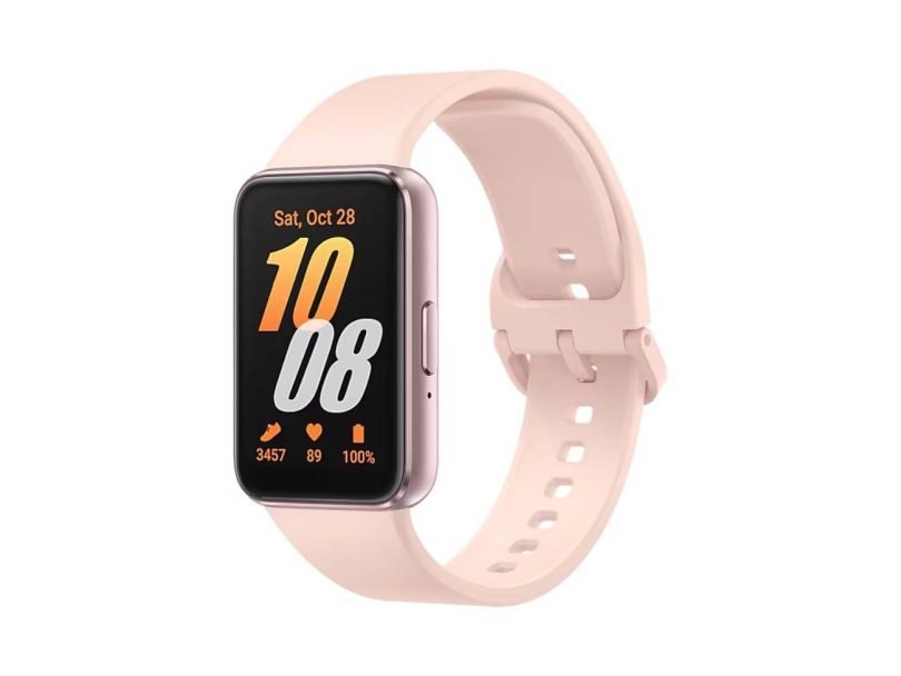 Bracelet connecté Samsung Galaxy Fit 3 en version Or Rose (Pink Gold) avec son écran AMOLED rectangulaire affichant l'heure, le suivi des pas et la fréquence cardiaque.