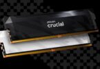 Deux barrettes de mémoire vive DDR5 pour PC de bureau, noire et blanche, dont le prix augmente avec la pénurie de DRAM annoncée par TrendForce pour 2027