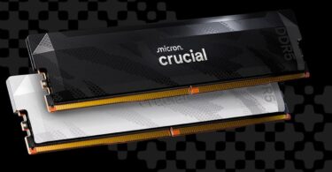 Deux barrettes de mémoire vive DDR5 pour PC de bureau, noire et blanche, dont le prix augmente avec la pénurie de DRAM annoncée par TrendForce pour 2027