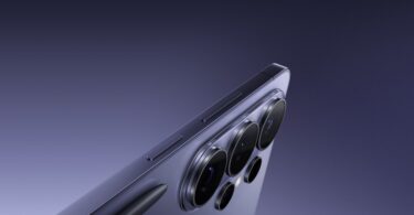 Gros plan sur le coin et le module photo du Samsung Galaxy S26 Ultra, smartphone touché par un bug de configuration après réinitialisation sous One UI 9