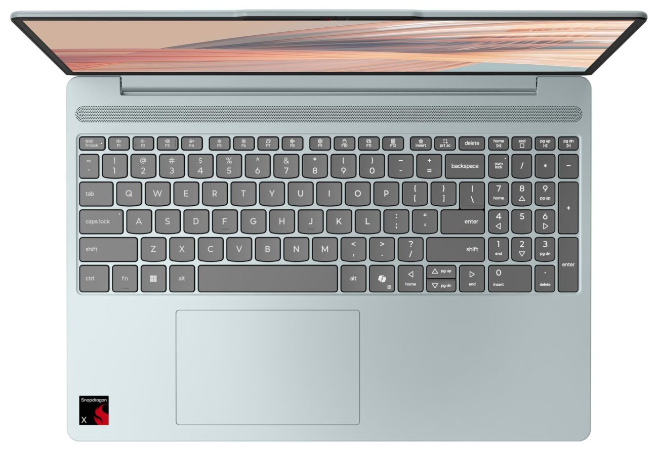 Lenovo IdeaPad Vibe 15Q8X12 vu de dessus, clavier complet avec pavé numérique, touche Copilot et grand pavé tactile de 75 x 120 mm