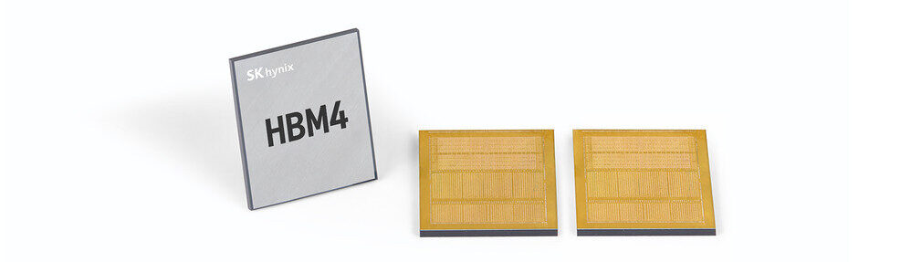 Puces de mémoire HBM4 de SK hynix, mémoire DRAM empilée destinée aux accélérateurs d'IA, vues de dessus et de dessous avec leurs contacts dorés