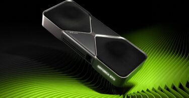 La carte graphique Nvidia GeForce RTX 5090 Founders Edition et ses deux ventilateurs, sur un fond noir strié de vert