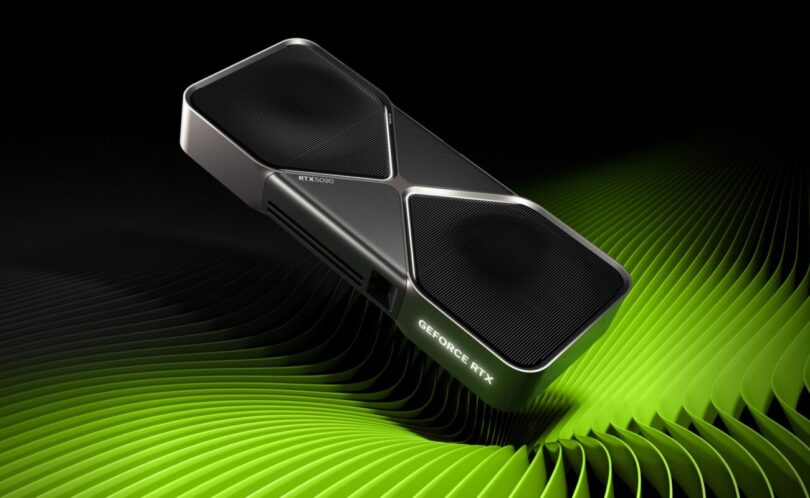 La carte graphique Nvidia GeForce RTX 5090 Founders Edition et ses deux ventilateurs, sur un fond noir strié de vert