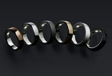 Les bagues connectées Oura Ring 5 dans leurs six finitions, compatibles avec les nouvelles mesures Cardio Effort et VO2 max automatique d'Oura