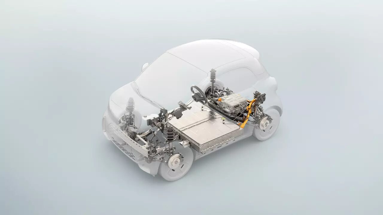 Vue en transparence de la smart #2 montrant sa plateforme Electric Compact Architecture avec la batterie logée sous le plancher