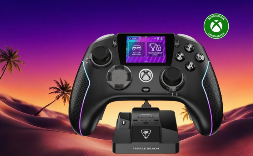 La manette sans fil Turtle Beach Stealth Ultra II pour Xbox et PC posée devant son dock de charge, avec son écran tactile intégré et ses éclairages RGB