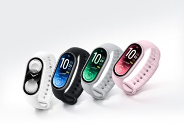 Xiaomi Smart Band 11 en quatre coloris, blanc nacré Édition Céramique, noir minuit, argent glacier et rose mystique, avec écran AMOLED de 1,72 pouce